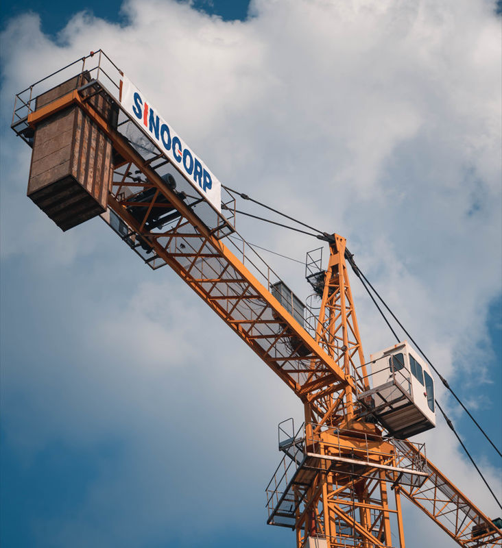 Sinocorp TZ5610-6 Hatkit 56 Meter Boom 60M Hoogte Commerciële Hammerhead Tower Crane met CE